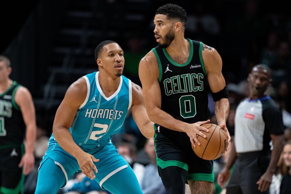 又要紧跟趋 又要紧跟趋