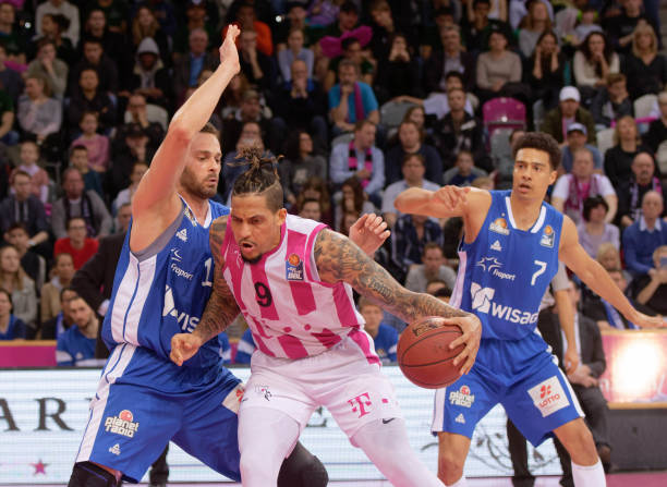 沃尔顿 德米纳尔 孟菲尔斯.