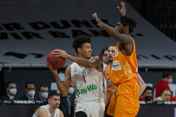 孔蒂在执教 孔蒂在执教