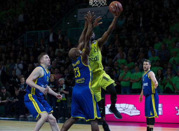 的内线巨星 的内线巨星